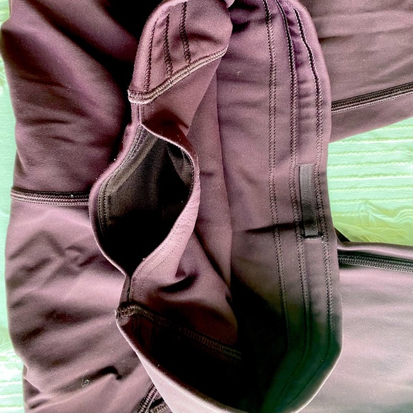 Lululemon high-rise 25” pant - Picture 5 of 7